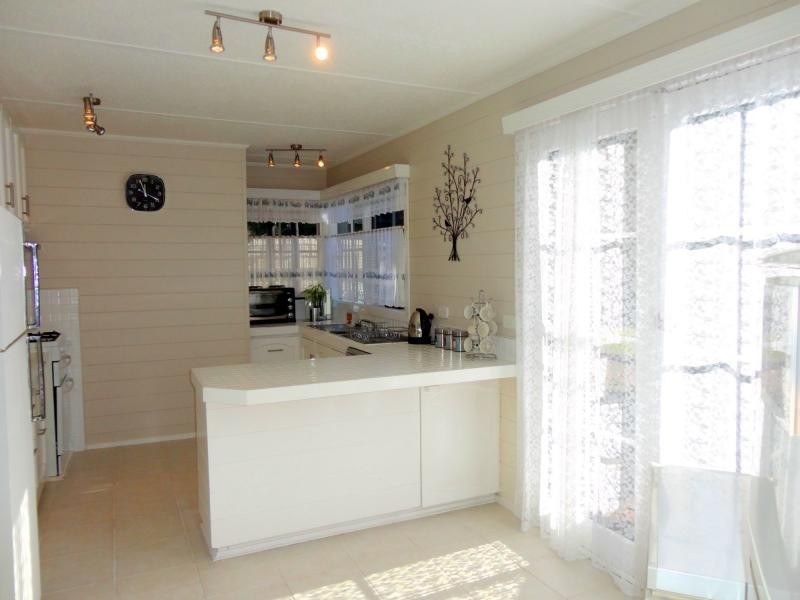 24 Kanooka Grove, Doveton VIC 3177