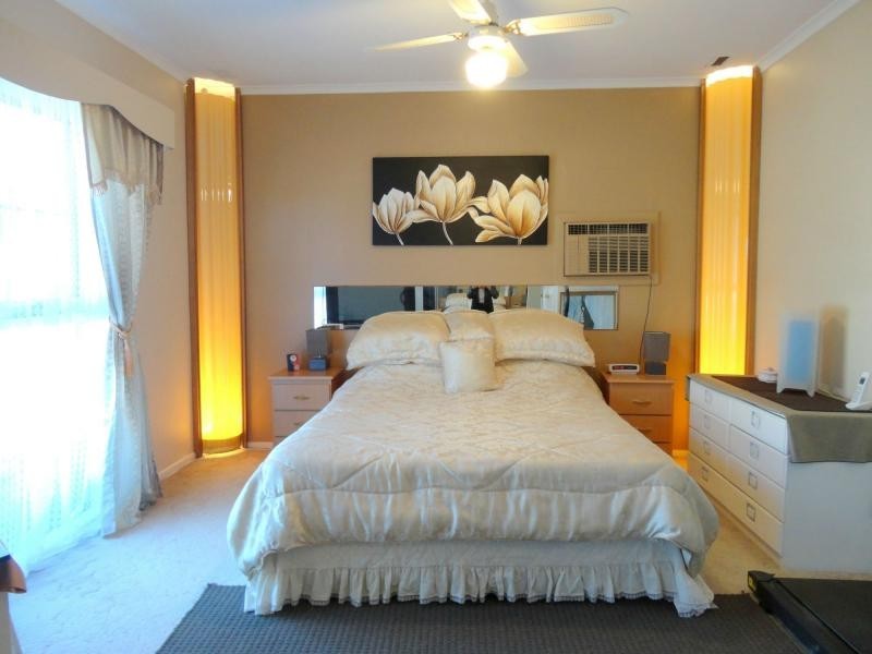 24 Kanooka Grove, Doveton VIC 3177