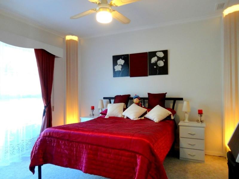 24 Kanooka Grove, Doveton VIC 3177