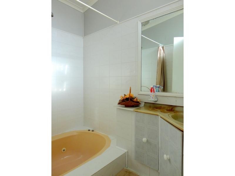 24 Kanooka Grove, Doveton VIC 3177