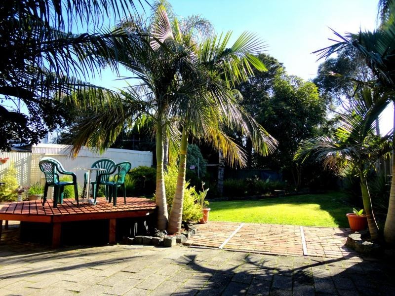 24 Kanooka Grove, Doveton VIC 3177