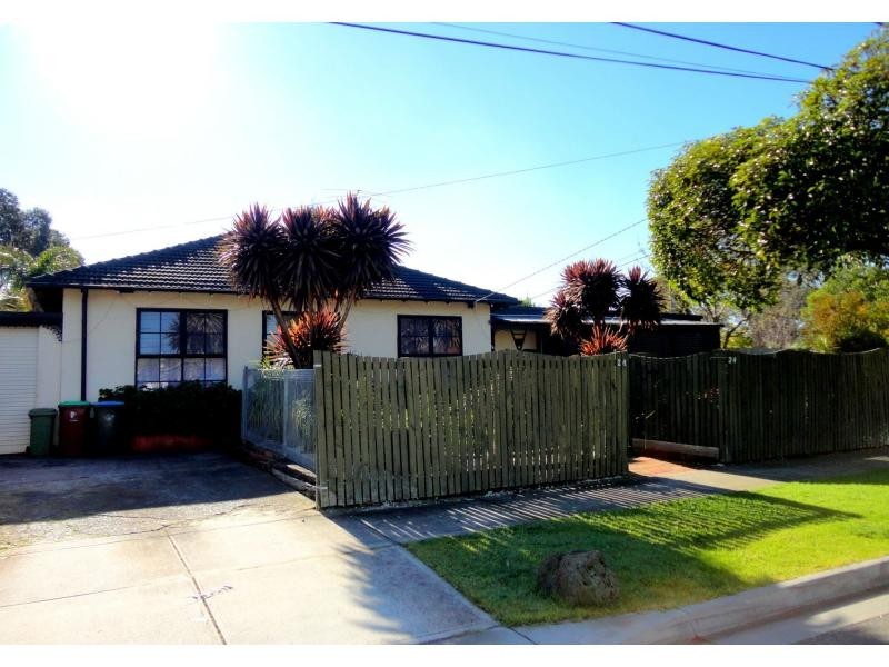 24 Kanooka Grove, Doveton VIC 3177