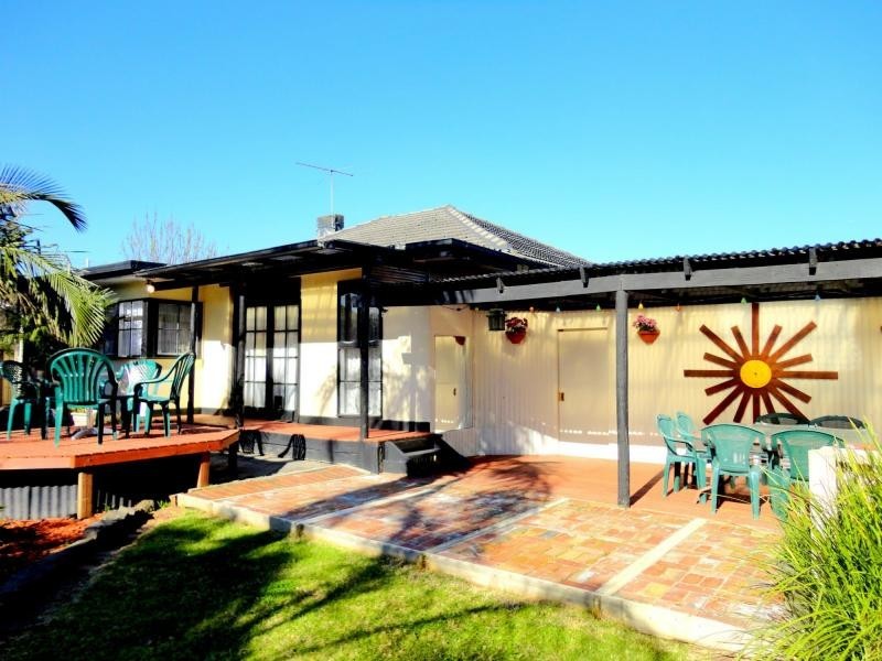 24 Kanooka Grove, Doveton VIC 3177