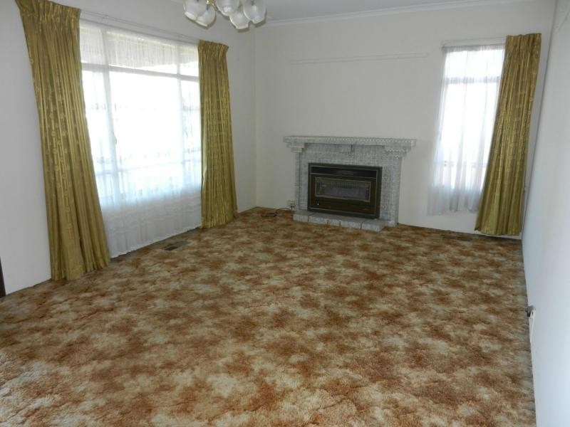 8 Menzies Avenue, Dandenong North VIC 3175