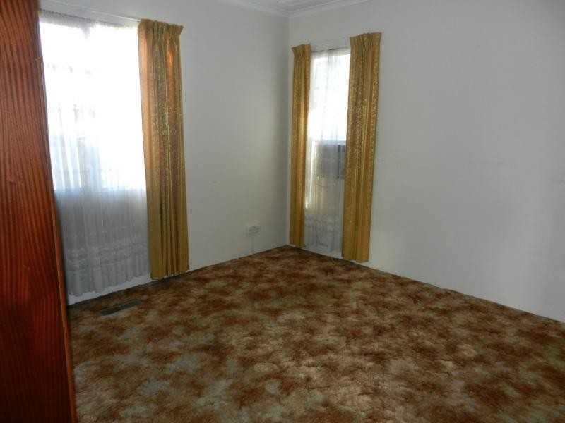 8 Menzies Avenue, Dandenong North VIC 3175