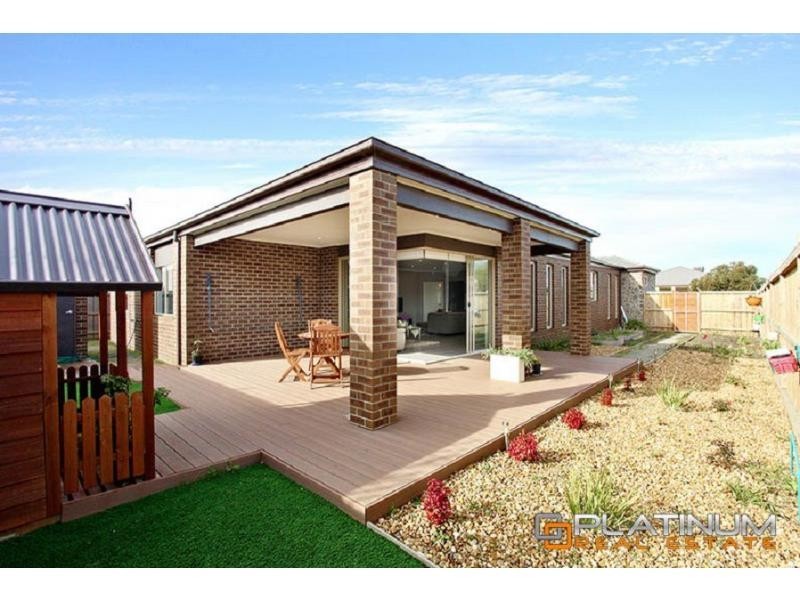 38 Wild Scotchman Way, Cranbourne East VIC 3977