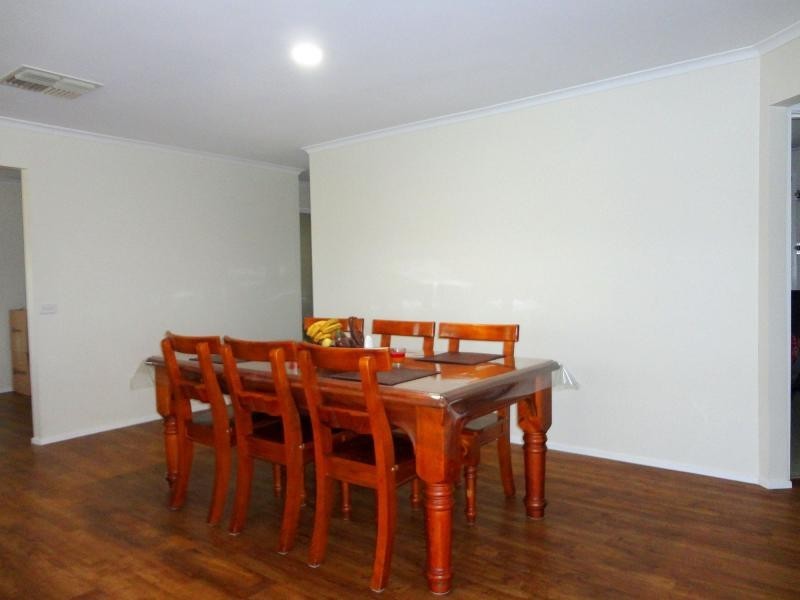 1 Rochelle Court, Narre Warren South VIC 3805