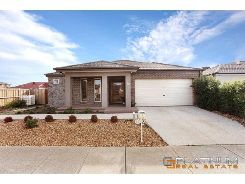 38 Wild Scotchman Way, Cranbourne East VIC 3977