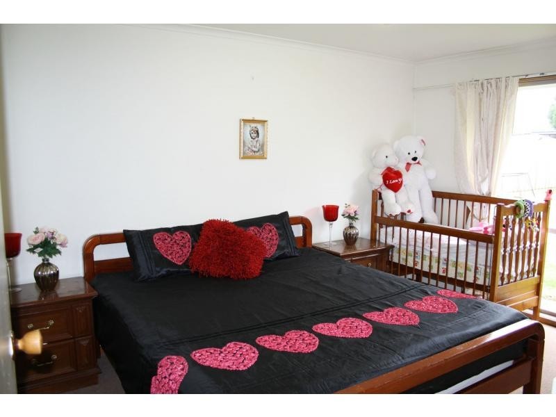 32 Leigh Court, Doveton VIC 3177