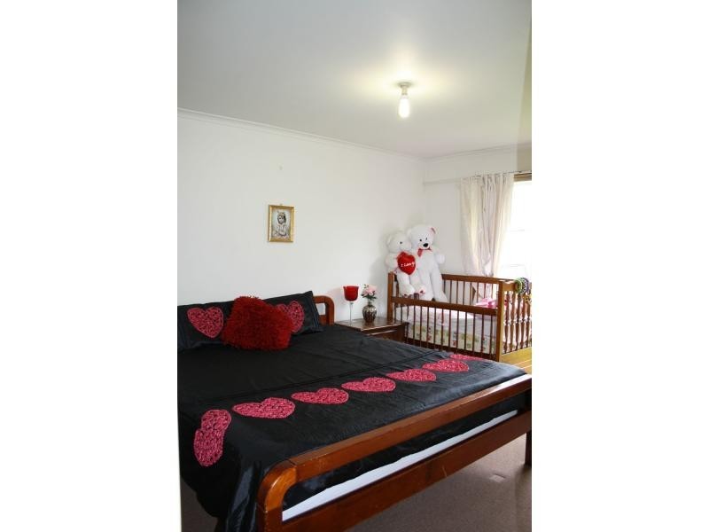 32 Leigh Court, Doveton VIC 3177