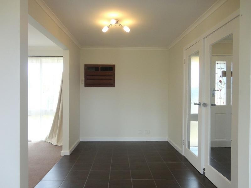 6 Dotterel Close, Doveton VIC 3177