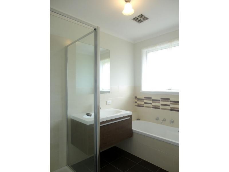 6 Dotterel Close, Doveton VIC 3177