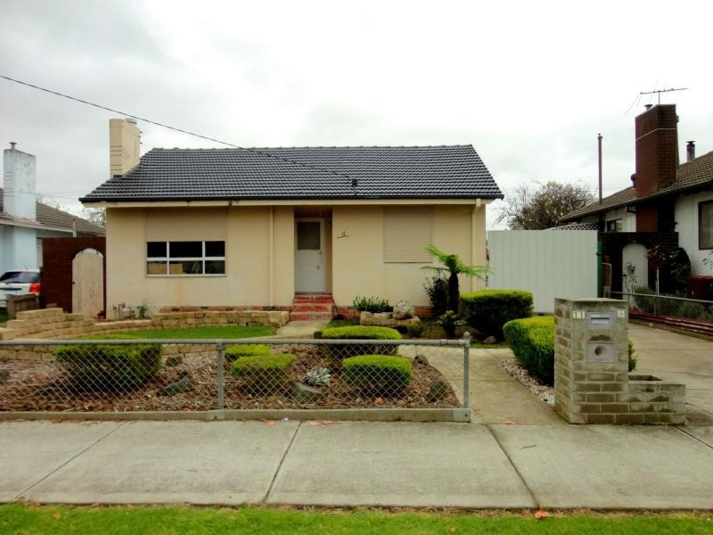 11 Ash Street, Doveton VIC 3177