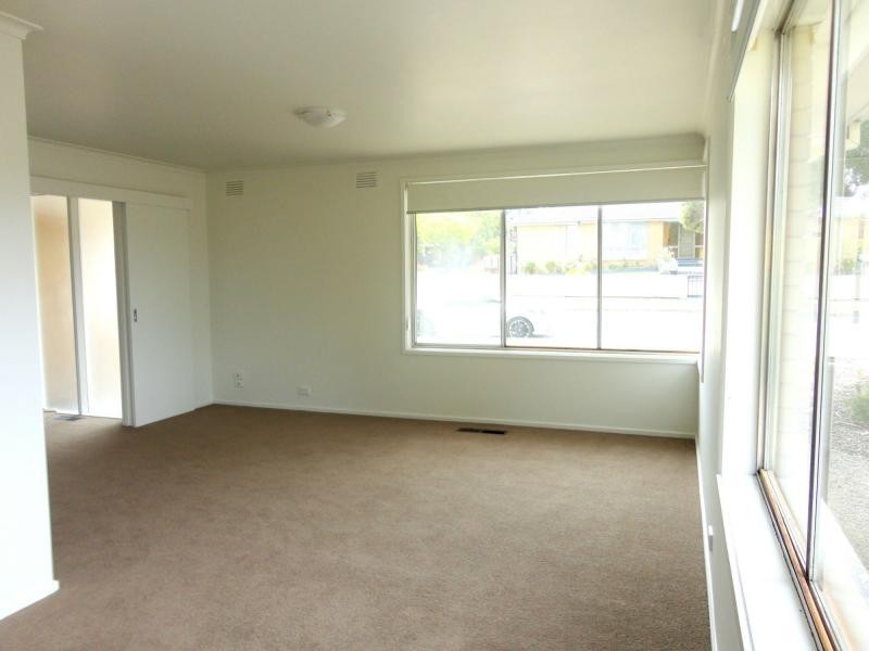 4 Essex Park Drive, Endeavour Hills VIC 3802