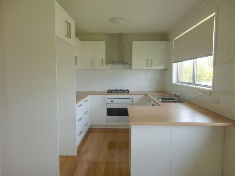 4 Essex Park Drive, Endeavour Hills VIC 3802