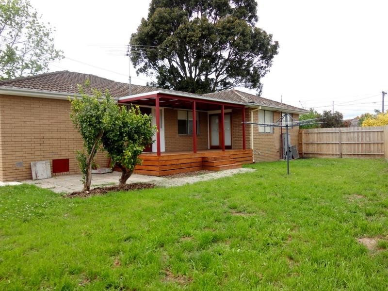 4 Essex Park Drive, Endeavour Hills VIC 3802