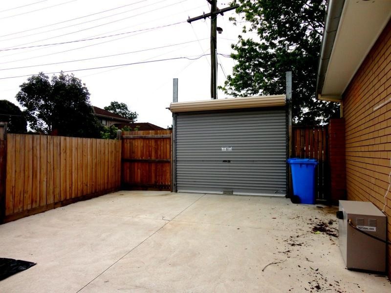 4 Essex Park Drive, Endeavour Hills VIC 3802