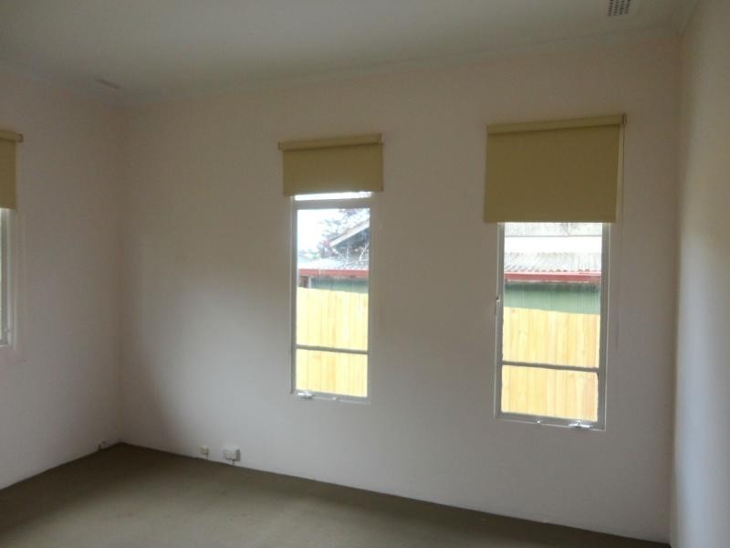 1/16 Sheoak Street, Doveton VIC 3177