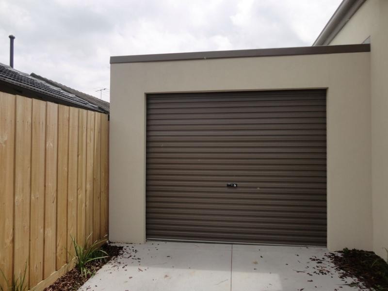 1/16 Sheoak Street, Doveton VIC 3177