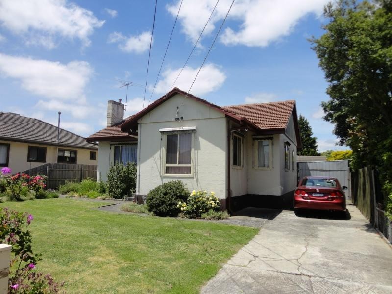 6 Ash Street, Doveton VIC 3177