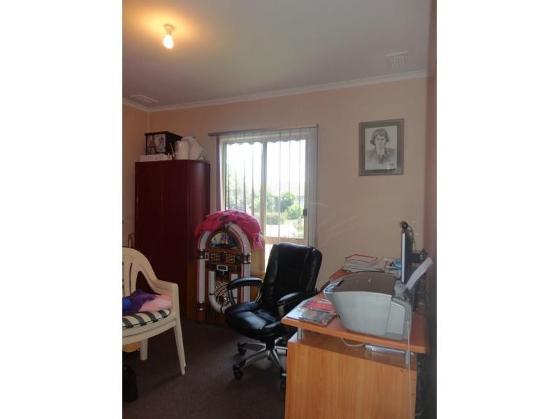 6 Ash Street, Doveton VIC 3177