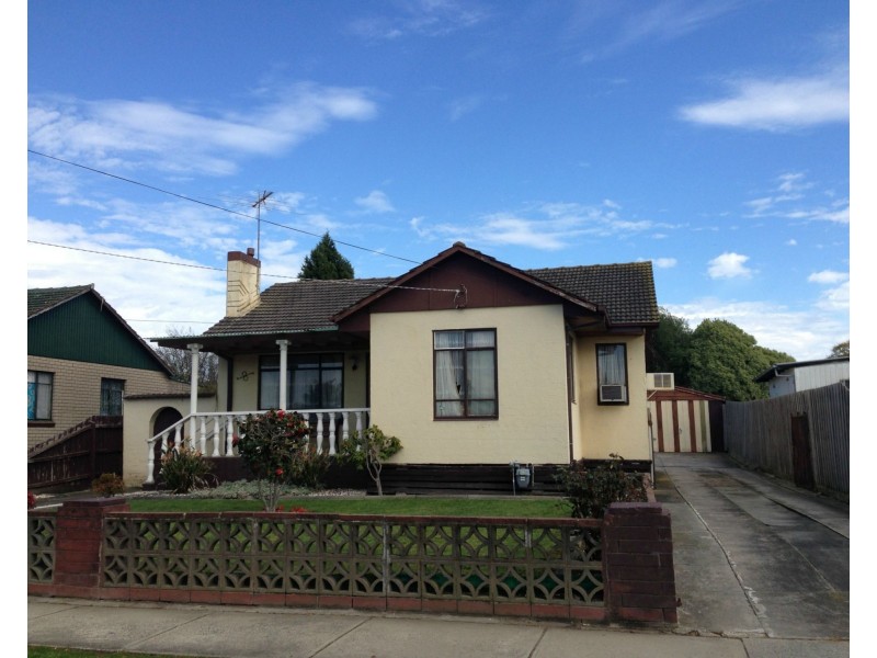 8 Menzies Avenue, Dandenong North VIC 3175