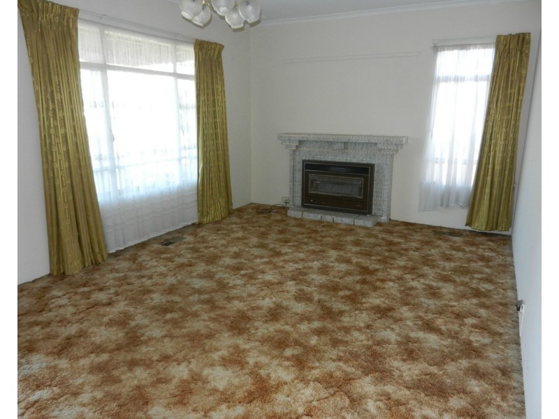 8 Menzies Avenue, Dandenong North VIC 3175