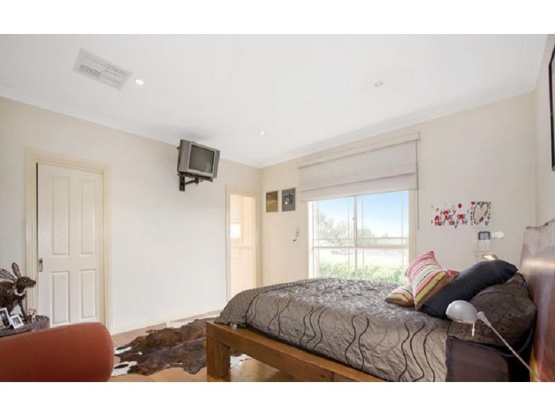 29 Rosemont Drive, Narre Warren VIC 3805