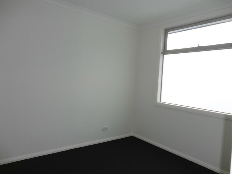 4 Stenocarpus Drive, Doveton VIC 3177