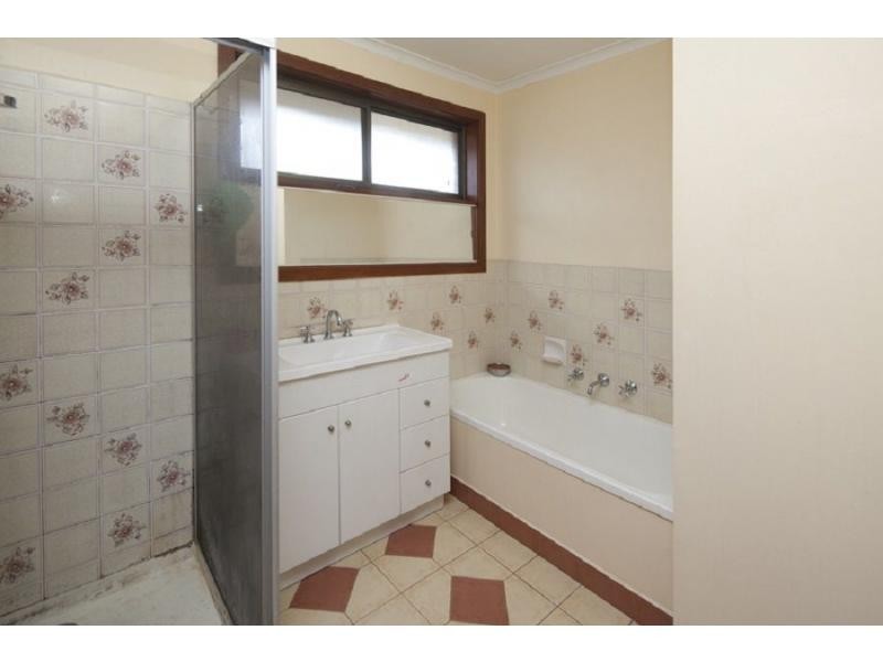 2/2 Butler Street, Eumemmerring VIC 3177