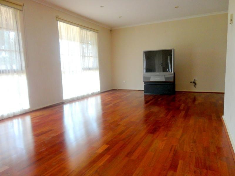 16 Marjoram Close, Hallam VIC 3803