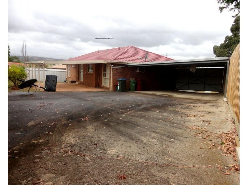 16 Marjoram Close, Hallam VIC 3803