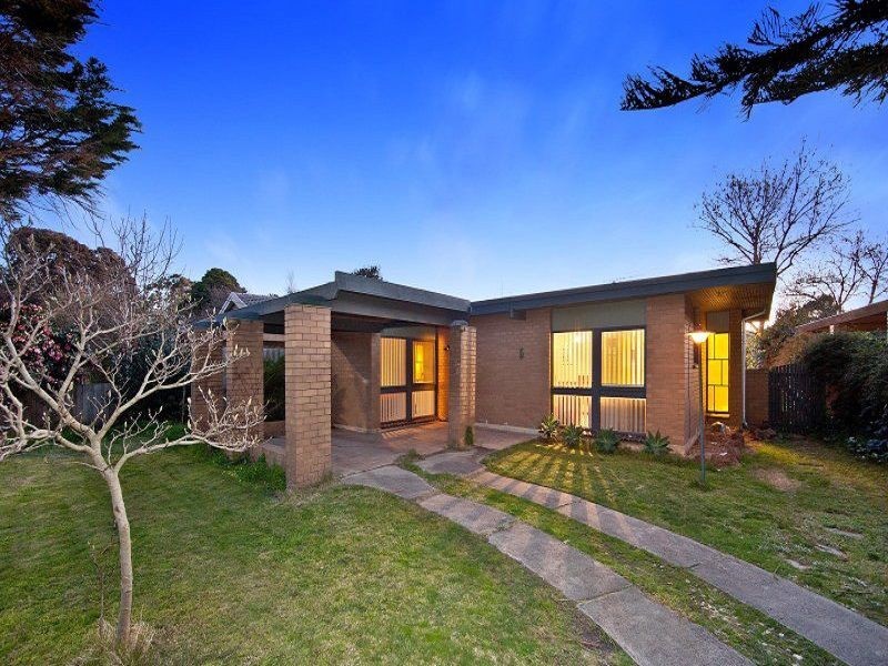 5 Oaklands Crescent, Frankston VIC 3199