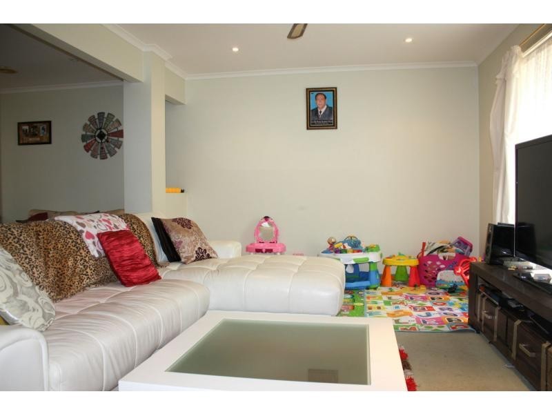 6 Addison Way, Roxburgh Park VIC 3064