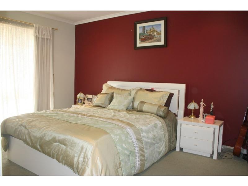6 Addison Way, Roxburgh Park VIC 3064