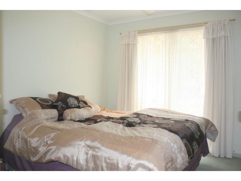 6 Addison Way, Roxburgh Park VIC 3064