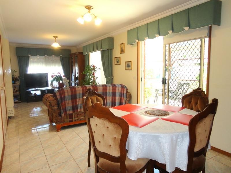 24 Botanical Grove, Doveton VIC 3177