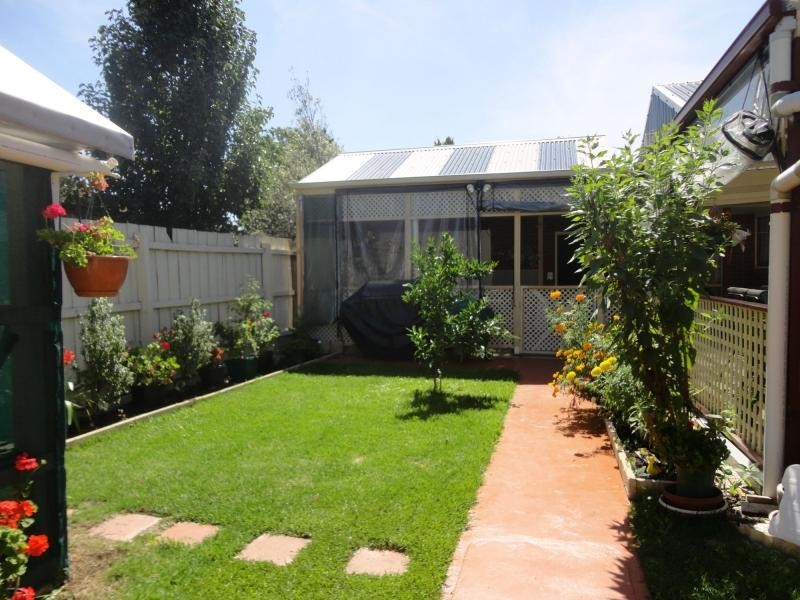 24 Botanical Grove, Doveton VIC 3177