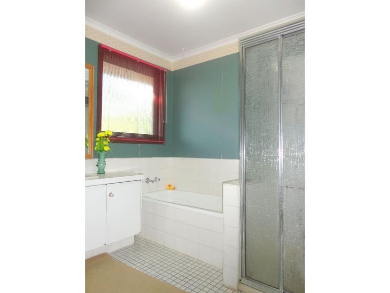 27 Regal Avenue, Hallam VIC 3803