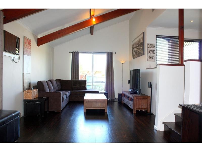 4 Dealbata Avenue, Endeavour Hills VIC 3802