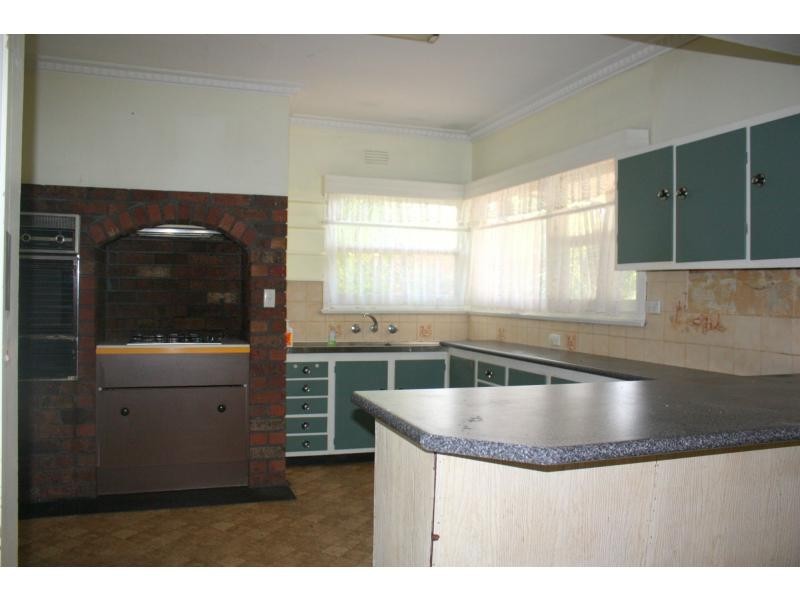 19 Allison Avenue, Eumemmerring VIC 3177