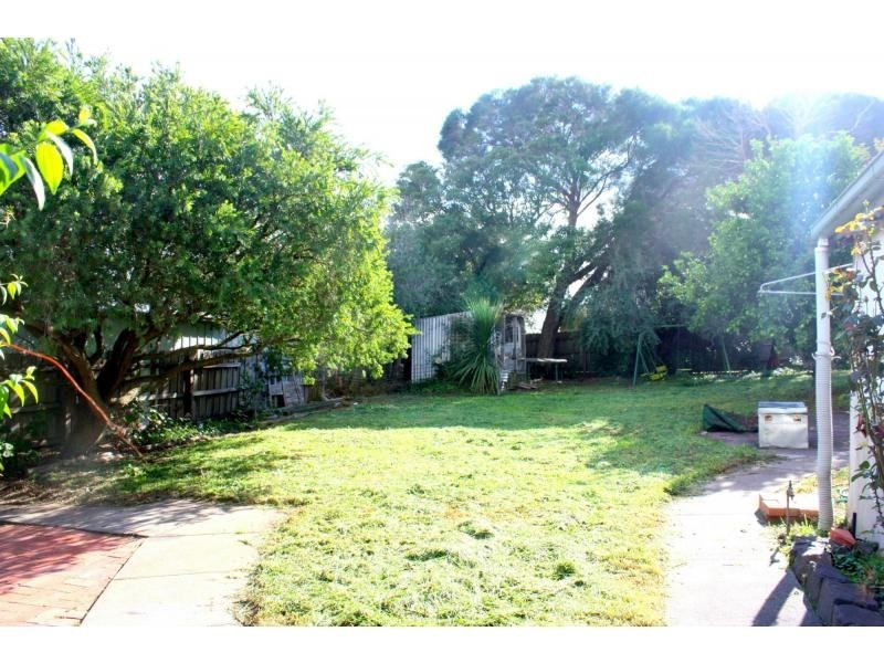 19 Allison Avenue, Eumemmerring VIC 3177