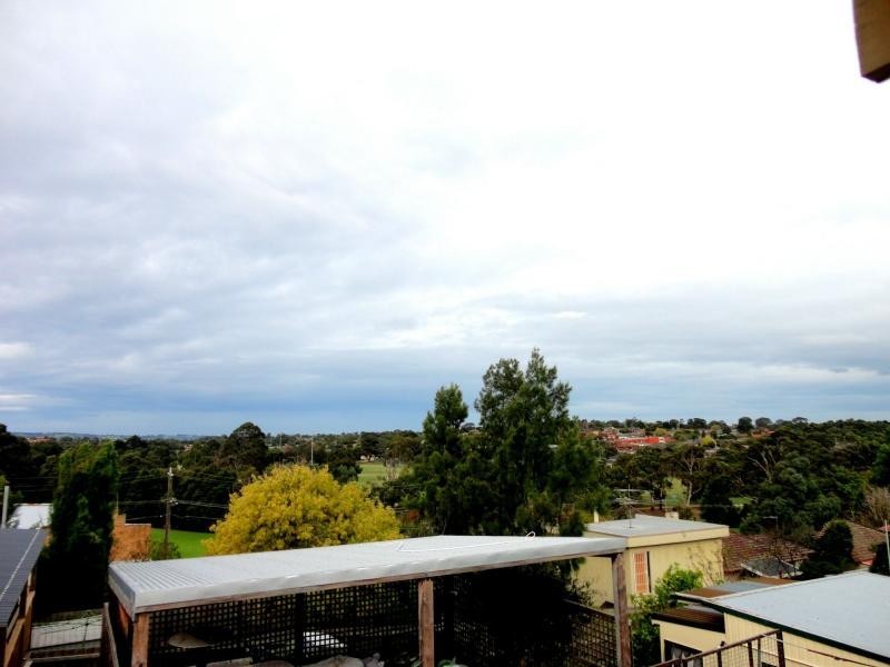 33 Laurel Avenue, Doveton VIC 3177