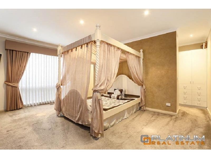 84 Aylmer Road, Lynbrook VIC 3975