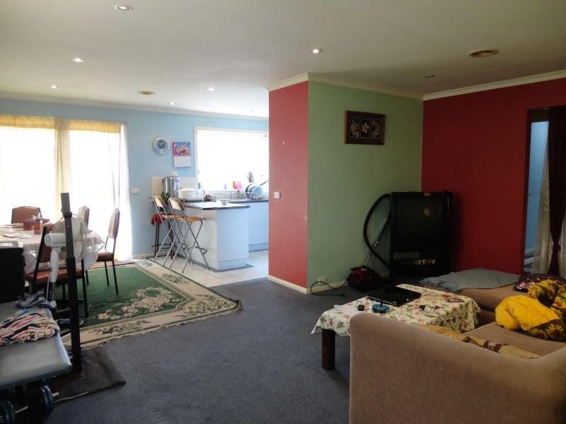 2/9 Wilma Avenue, Dandenong VIC 3175