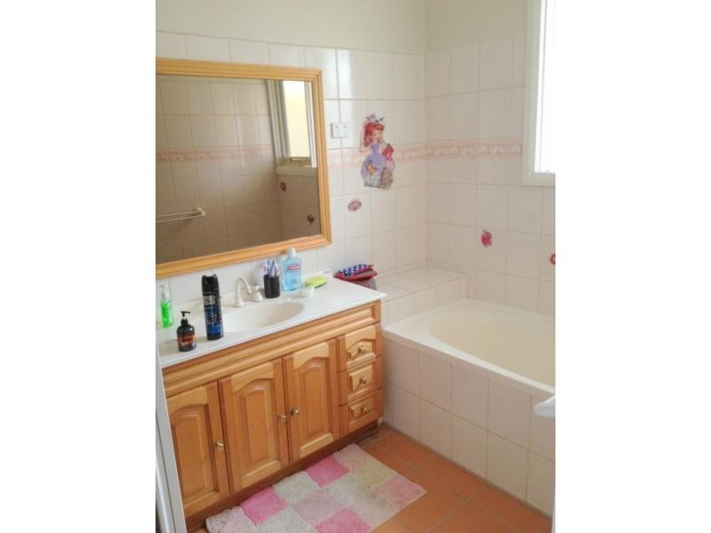 28 Mclennan Street, Eumemmerring VIC 3177