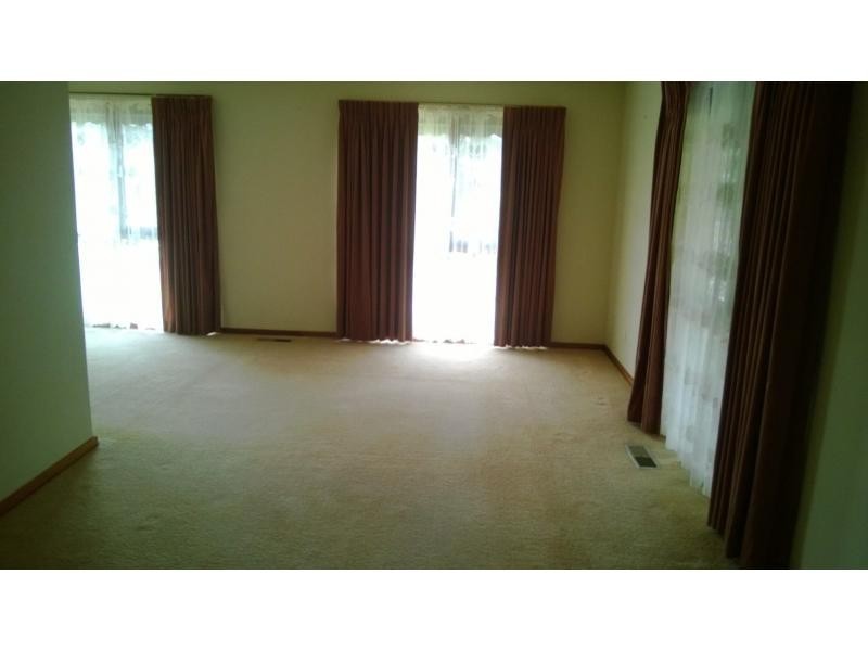 7 Kennington Park Drive, Endeavour Hills VIC 3802