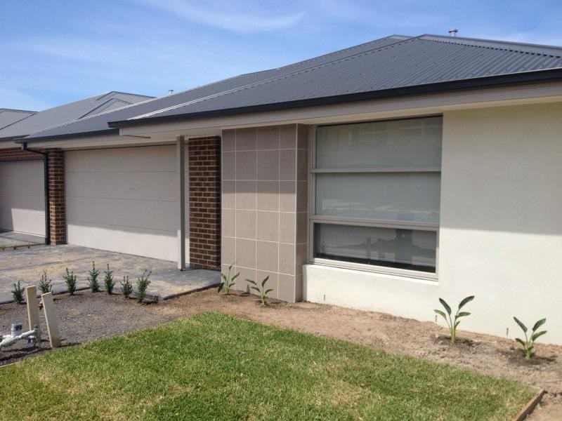 11 Bevington Crescent, Officer VIC 3809