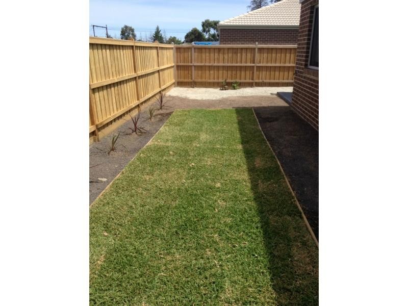 11 Bevington Crescent, Officer VIC 3809