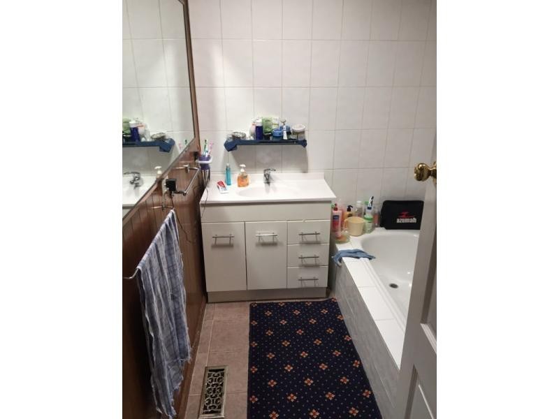 1/17 Mclauglan Avenue, Eumemmerring VIC 3177